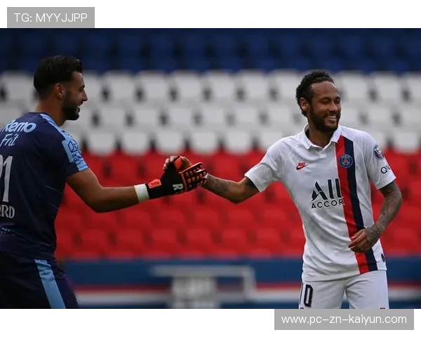 足球友谊赛凌空爆射堪称全场最佳